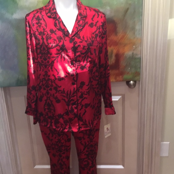 In Bloom Pajamas Set - Picture 3 of 12